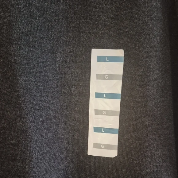 Old Navy Gray V-Neck Sweater Classic Knit Design Mens Size Large Coastal Staple - Picture 3 of 7